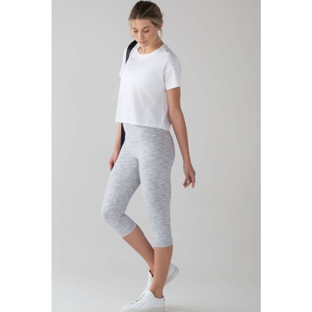 LULULEMON ATHLETICA Wunder Under Hi-Rise 1/2 Tight 'Luxtreme 17' Size 2 - Picture 2 of 5